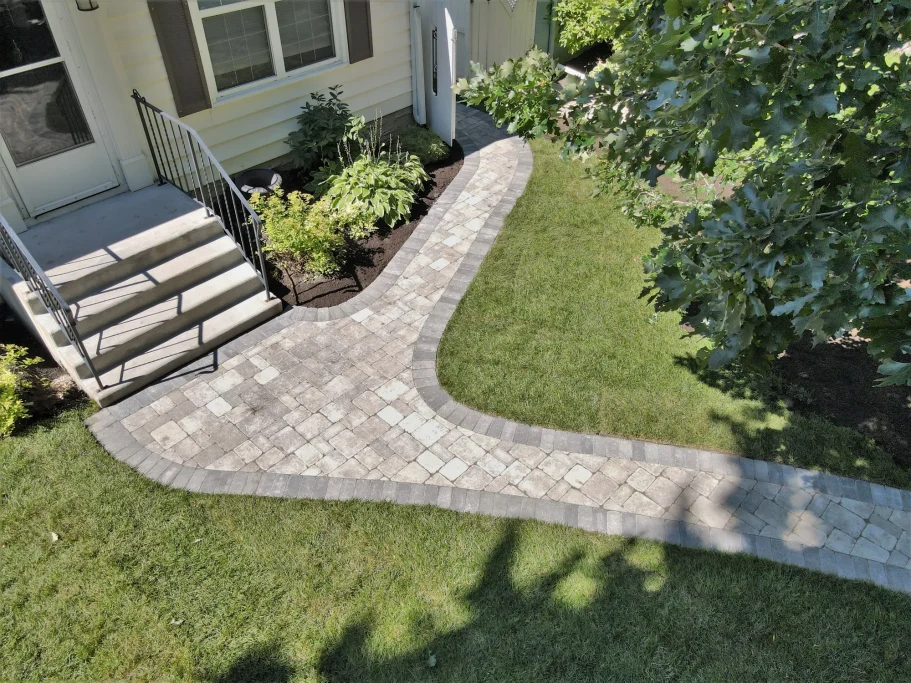 Barkman roman paver sidewalk - Genesis Interlocking